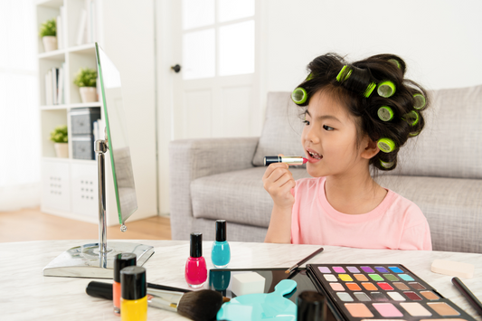 5 Gift Ideas for Little Girls Who Love Glitz and Glamour